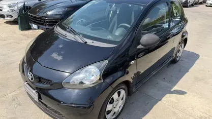 Usata Toyota Aygo 68 CV (50 kW) 2008 Nero Utilitaria