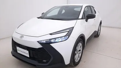 Usata Toyota C-HR Active 140 CV (102 kW) 2024 Bianco SUV