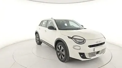 Usata Fiat 600 110 CV (80 kW) 2025 Bianco SUV
