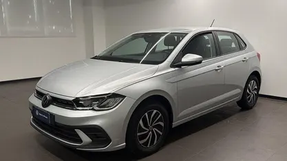 Usata VW Polo Life 95 CV (69 kW) 2023 Argento Utilitaria
