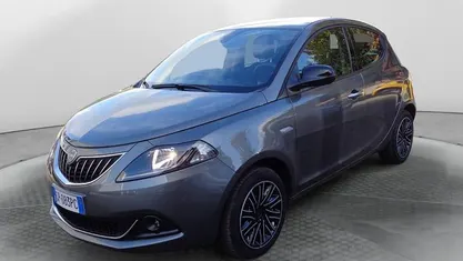 Usata 2023 Lancia Ypsilon Gold Due volumi | 12.900 € (Buon prezzo)