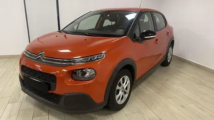 Arancione Usata 2018 Citroën C3 Feel Due volumi | 7900 € (Ottimo prezzo)