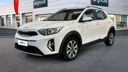 Usata 2022 Kia Stonic Style SUV | 14.750 € (Buon prezzo)