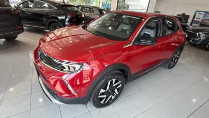 Usata Opel Mokka Elegance 110 CV (80 kW) 2023 Rosso SUV