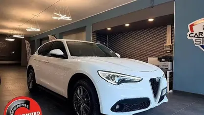 Usata Alfa Romeo Stelvio Business 190 CV (139 kW) 2021 Bianco SUV