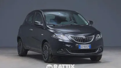 Nero vulcano Usata 2021 Lancia Ypsilon Gold Due volumi | 12.332 € (Buon prezzo)