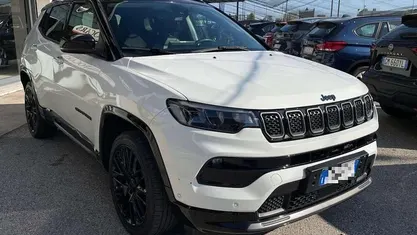 Bianco metallizzato Usata 2023 Jeep Compass SUV | 18.900 € (Super prezzo)