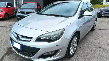 Usata Opel Astra Cosmo 120 CV (88 kW) 2014 Grigio Berlina