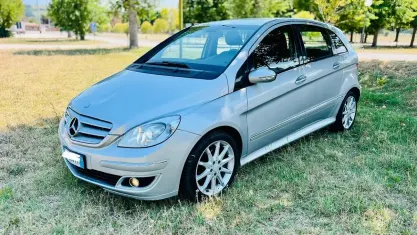 Usata Mercedes B180 109 CV (80 kW) 2008 Grigio Monovolume