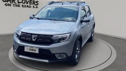 Usata Dacia Sandero Comfort 101 CV (74 kW) 2020 Kqa grigio magnete Utilitaria
