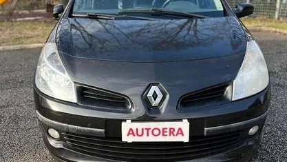 Bianco Usata 2008 Renault Clio II Dynamique Tre volumi | 3500 € (Buon prezzo)