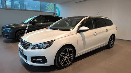 Usata Peugeot 308 SW Allure 131 CV (96 kW) 2019 Bianco Station wagon