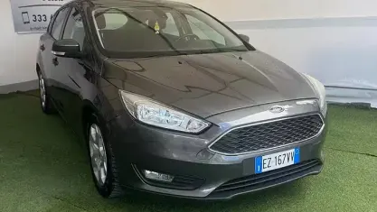 Usata Ford Focus Titanium 120 CV (88 kW) 2015 Grigio Berlina