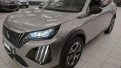 Usata Peugeot 2008 Allure 131 CV (96 kW) 2025 Grigio SUV