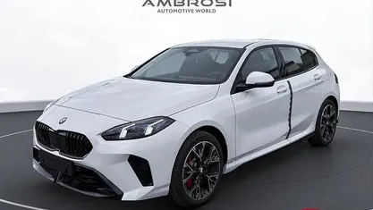 Alpin white pastello Nuova 2025 BMW 116 M Sport Due volumi | 31.000 € (Buon prezzo)