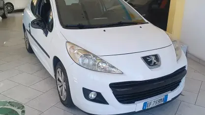 Usata Peugeot 207 68 CV (50 kW) 2011 Bianco Berlina