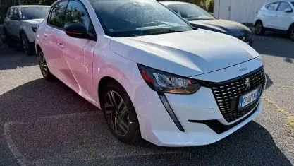 Usata Peugeot 208 Allure 101 CV (74 kW) 2023 Bianco Utilitaria