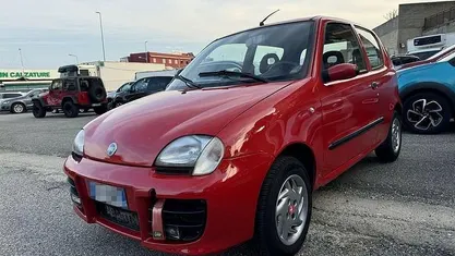Rosso Usata 2002 Fiat 600 Tre volumi | 2500 €