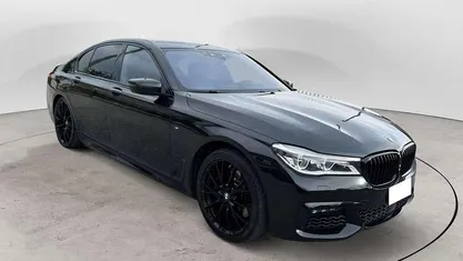 Nero Usata 2017 BMW 750 Luxury Line Tre volumi | 28.990 €