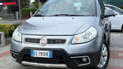 Usata Fiat Sedici Emotion 135 CV (99 kW) 2011 Grigio SUV