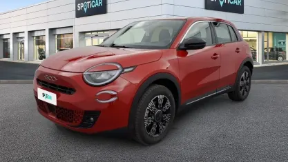 Usata Fiat 600 145 CV (106 kW) 2025 Rosso SUV