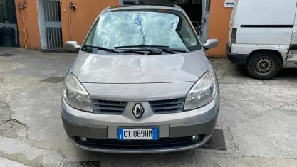 Usata Renault Scénic II Exception 120 CV (88 kW) 2005 Grigio Monovolume
