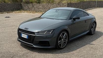 Begagnad Audi TT S-Line 230 HK (169 kW) 2018 Grå Sportkupé