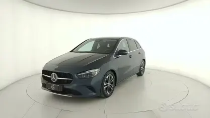Usata Mercedes B180 Advanced 116 CV (85 kW) 2023 Blu Monovolume