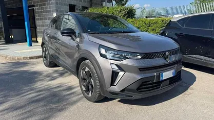 Usata Renault Captur Techno 91 CV (66 kW) 2025 Grigio SUV
