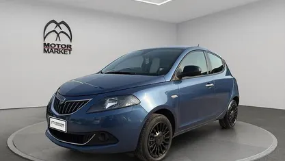 Usata Lancia Ypsilon Silver 70 CV (51 kW) 2022 Blu Utilitaria