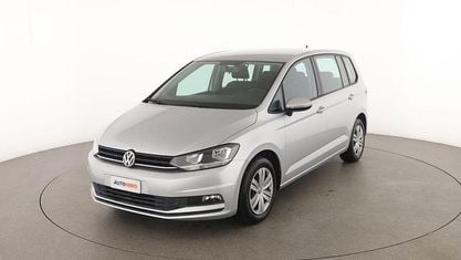 Używany VW Touran Trendline 115 KM (84 kW) 2017 Srebrny Minivan
