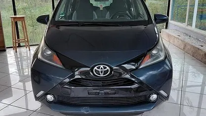 Grigio Usata 2015 Toyota Aygo X-clusiv Due volumi | 6300 € (Ottimo prezzo)