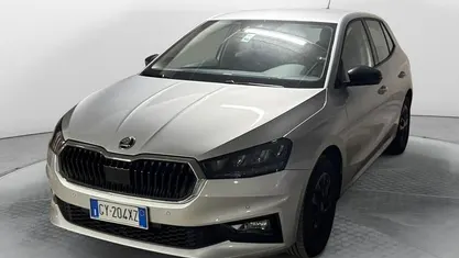 Grigio Usata 2025 Skoda Fabia Utilitaria | 17.900 € (Buon prezzo)