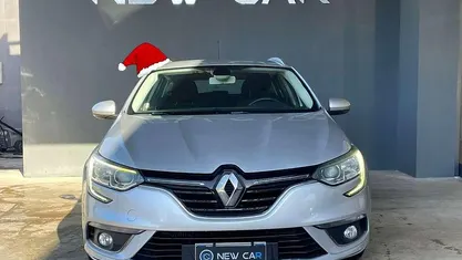 Bianco Usata 2018 Renault Mégane GrandTour Station wagon | 11.900 € (Buon prezzo)