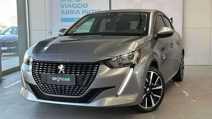 Usata Peugeot 208 Allure 101 CV (74 kW) 2020 Grigio Utilitaria