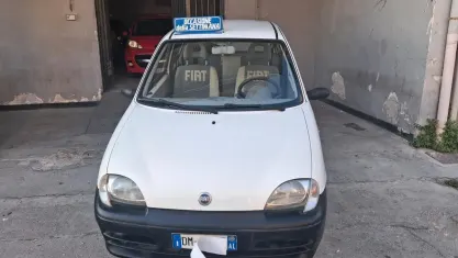 Usata Fiat 600 Anniversary 54 CV (39 kW) 2008 Bianco Utilitaria