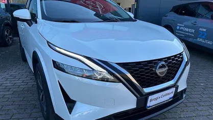 Usata Nissan Qashqai N-Connecta 140 CV (102 kW) 2023 Bianco SUV