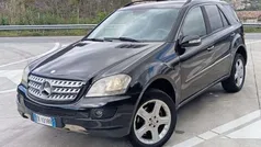 Blu/azzurro Usata 2006 Mercedes ML320 SUV | 3500 €