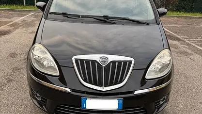 Usata 2009 Lancia Musa Monovolume | 3700 € (Buon prezzo)