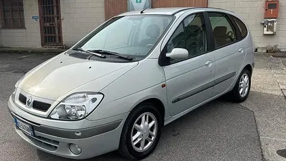 Usata Renault Scénic 107 CV (78 kW) 2003 Monovolume