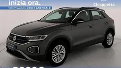 Indium grey metallizzato nero Usata 2024 VW T-Roc Life SUV | 28.500 € (Buon prezzo)