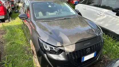 Usata Peugeot 208 Allure 101 CV (74 kW) 2023 Grigio Utilitaria