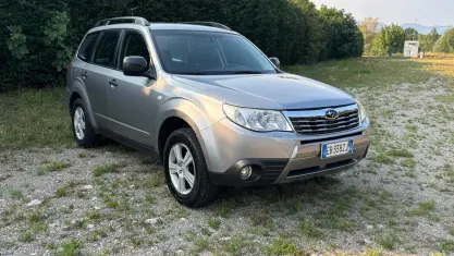 Usata Subaru Forester Comfort 150 CV (110 kW) 2010 Grigio SUV