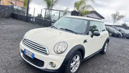 Usata Mini Cooper D 90 CV (66 kW) 2013 Bianco Utilitaria