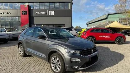 Grigio Usata 2020 VW T-Roc Business SUV | 19.900 € (Buon prezzo)