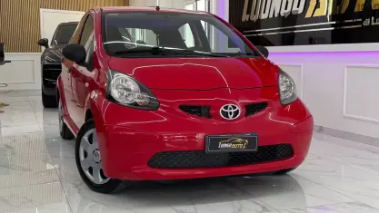 Usata Toyota Aygo 68 CV (50 kW) 2008 Rosso Utilitaria