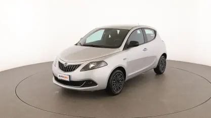 Usata Lancia Ypsilon Gold 70 CV (51 kW) 2022 Grigio Utilitaria