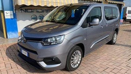 Gebraucht Toyota Proace Verso City 131 PS (96 kW) 2021 Grau Kombi