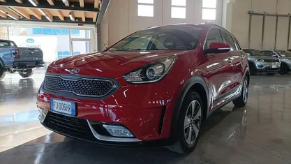 Rosso Usata 2017 Kia Niro Style SUV | 11.990 € (Buon prezzo)