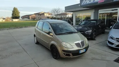 Usata Lancia Musa 90 CV (66 kW) 2006 Beige Monovolume